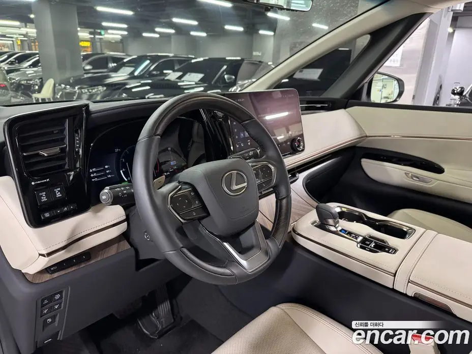 Lexus LM 2025 2.4 автомат (гидро), фото 4 Lexus LM 2025 2.4 автомат (гидро), фото 4
