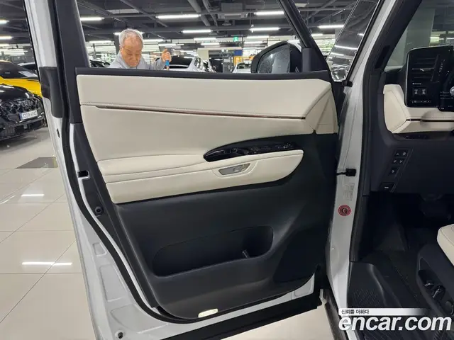 Lexus LM 2025 2.4 автомат (гидро), миниатюра 6 Lexus LM 2025 2.4 автомат (гидро), миниатюра 6