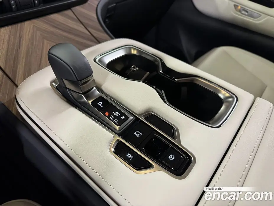 Lexus LM 2025 2.4 автомат (гидро), фото 10 Lexus LM 2025 2.4 автомат (гидро), фото 10