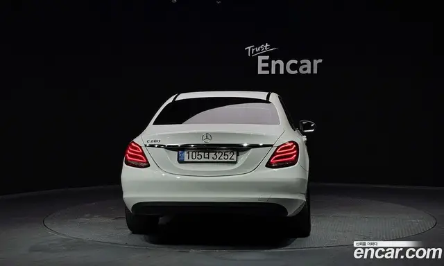 Mercedes-Benz C-Class 2016 2.0 автомат (гидро), миниатюра 4 Mercedes-Benz C-Class 2016 2.0 автомат (гидро), миниатюра 4