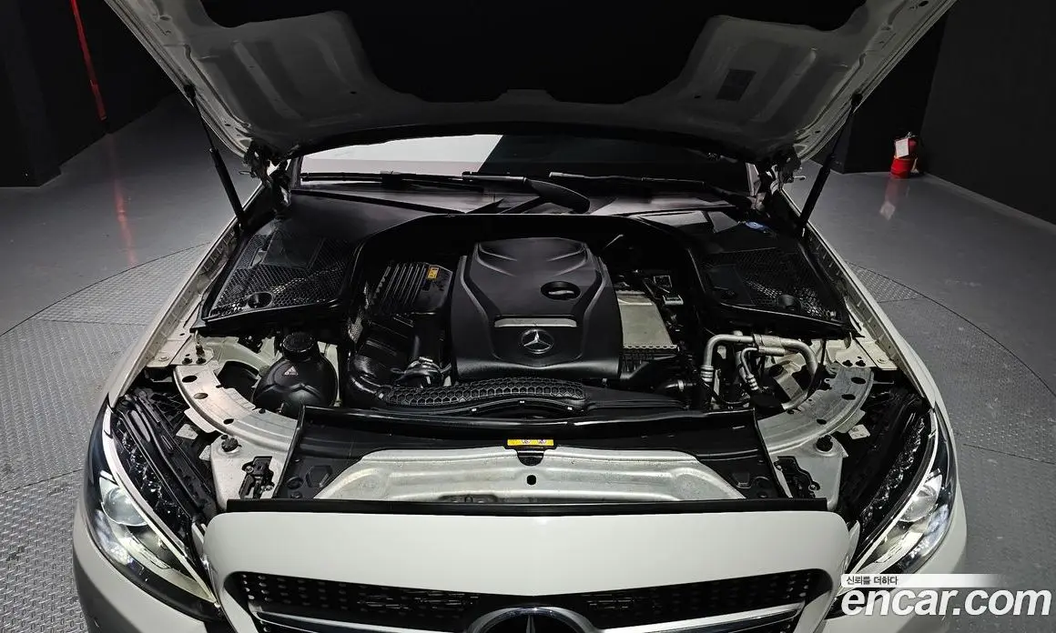 Mercedes-Benz C-Class 2016 2.0 автомат (гидро), фото 6 Mercedes-Benz C-Class 2016 2.0 автомат (гидро), фото 6