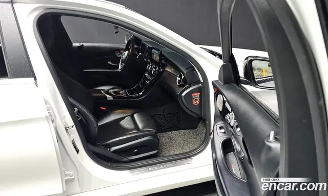 Mercedes-Benz C-Class 2019 2.0 автомат (гидро), миниатюра 12