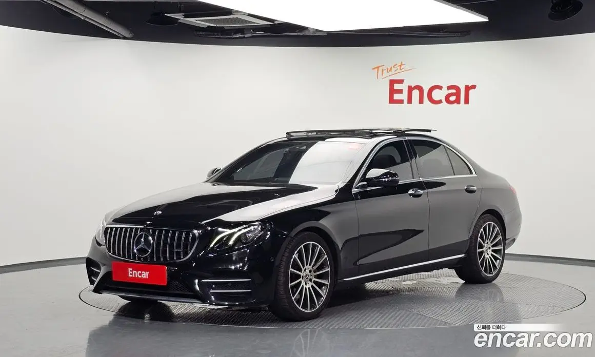 Mercedes-Benz E-Class 2018 2.0 автомат (гидро), фото 1 Mercedes-Benz E-Class 2018 2.0 автомат (гидро), фото 1