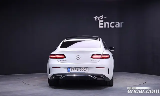 Mercedes-Benz E-Class 2022 2.0 автомат (гидро), миниатюра 4