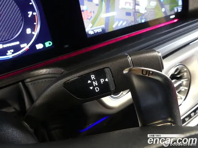 Mercedes-Benz G-Class 2024 4.0 автомат (гидро), миниатюра 7