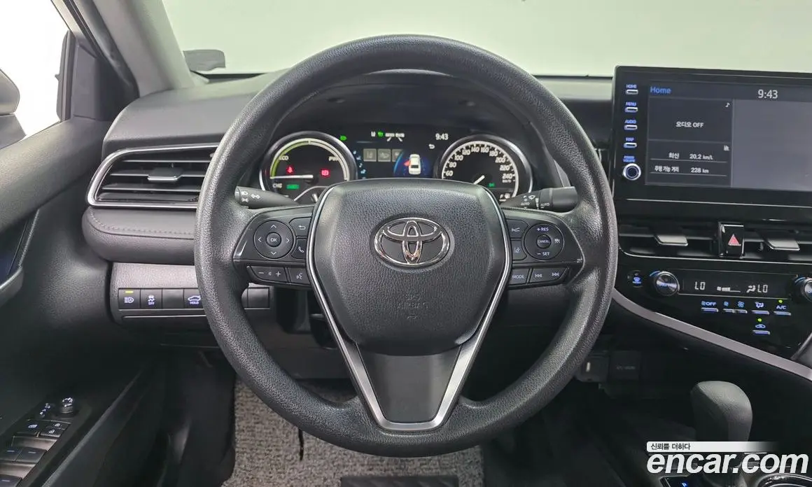 Toyota Camry 2023 2.5 автомат (гидро), фото 14