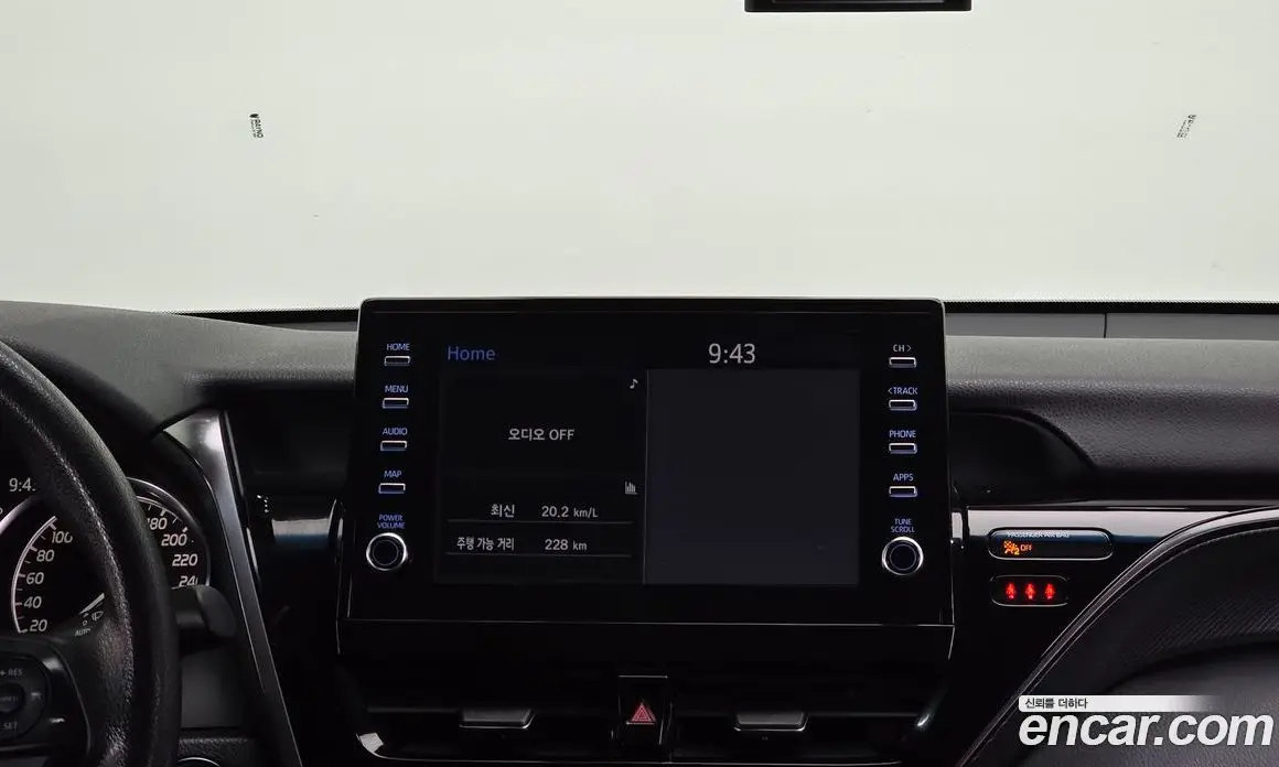 Toyota Camry 2023 2.5 автомат (гидро), фото 16