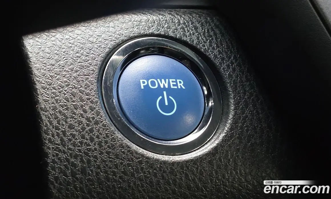 Toyota Camry 2023 2.5 автомат (гидро), фото 19