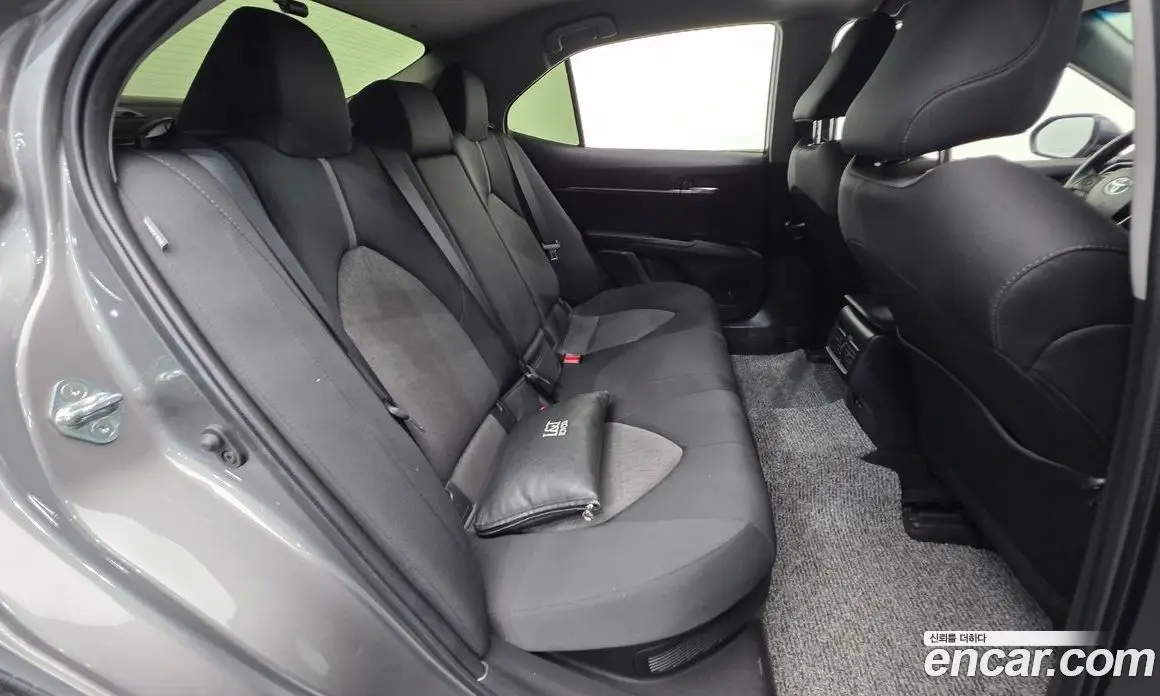 Toyota Camry 2023 2.5 автомат (гидро), фото 20