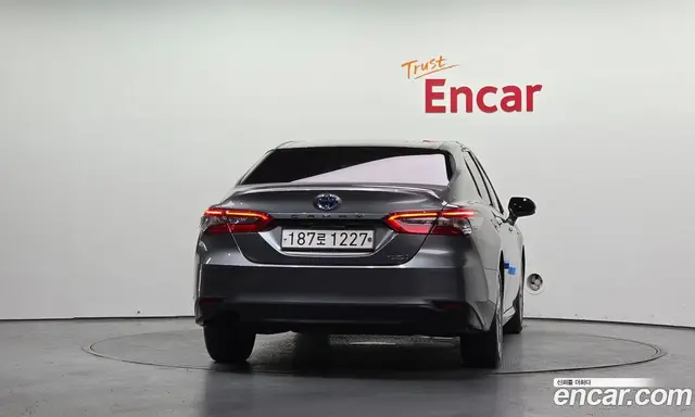 Toyota Camry 2023 2.5 автомат (гидро), миниатюра 4