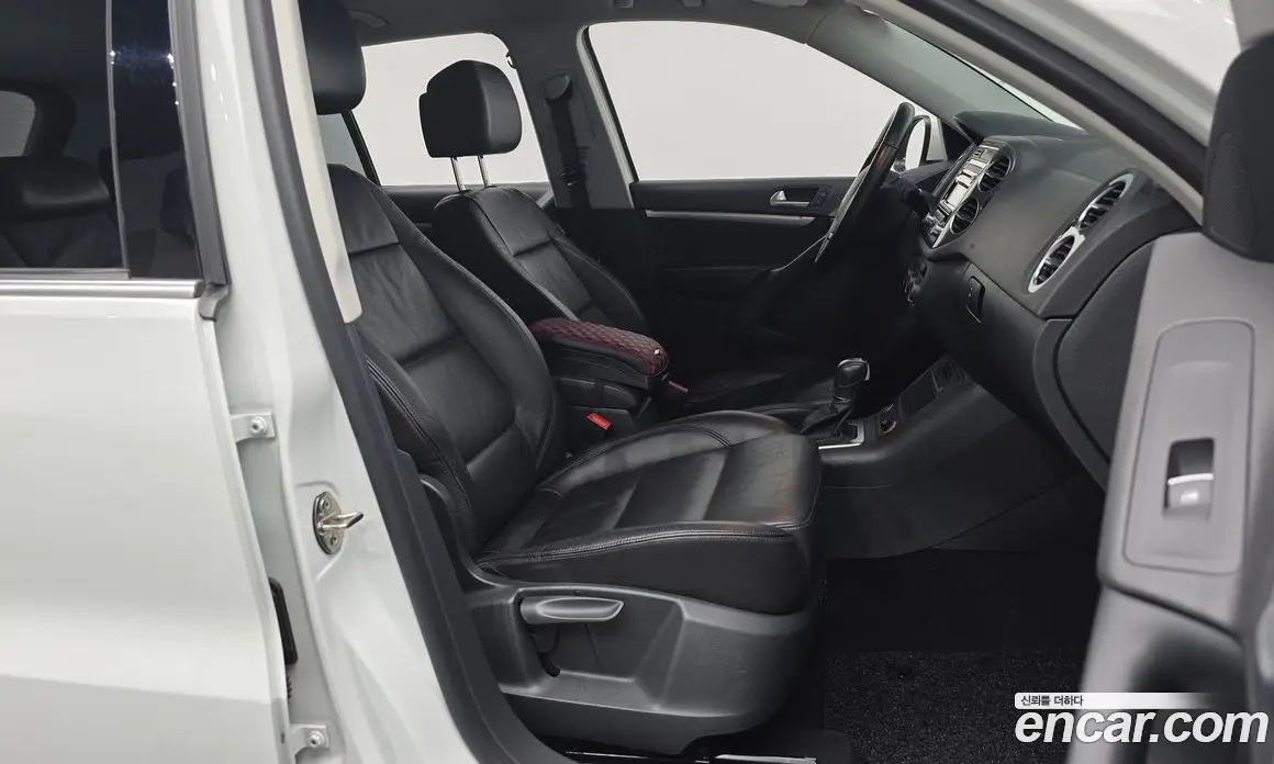 Volkswagen Tiguan 2015 2.0 автомат (гидро), фото 11