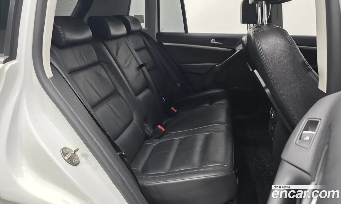 Volkswagen Tiguan 2015 2.0 автомат (гидро), фото 12