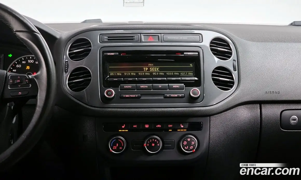 Volkswagen Tiguan 2015 2.0 автомат (гидро), фото 14