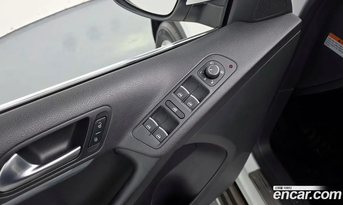 Volkswagen Tiguan 2015 2.0 автомат (гидро), фото 18