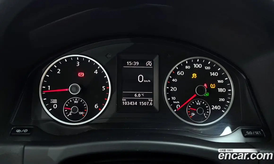 Volkswagen Tiguan 2015 2.0 автомат (гидро), фото 8