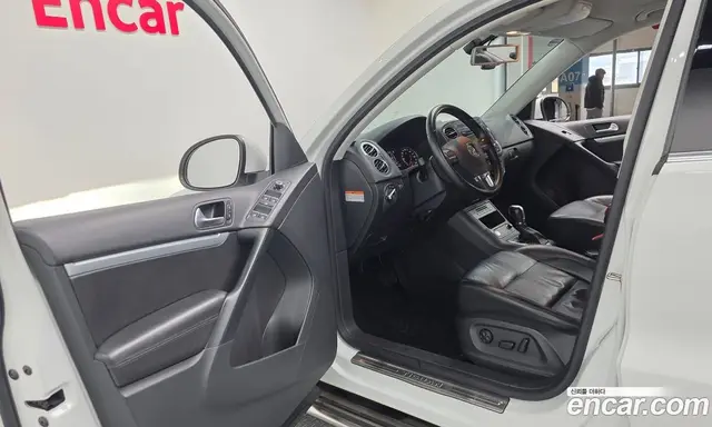 Volkswagen Tiguan 2015 2.0 автомат (гидро), миниатюра 10