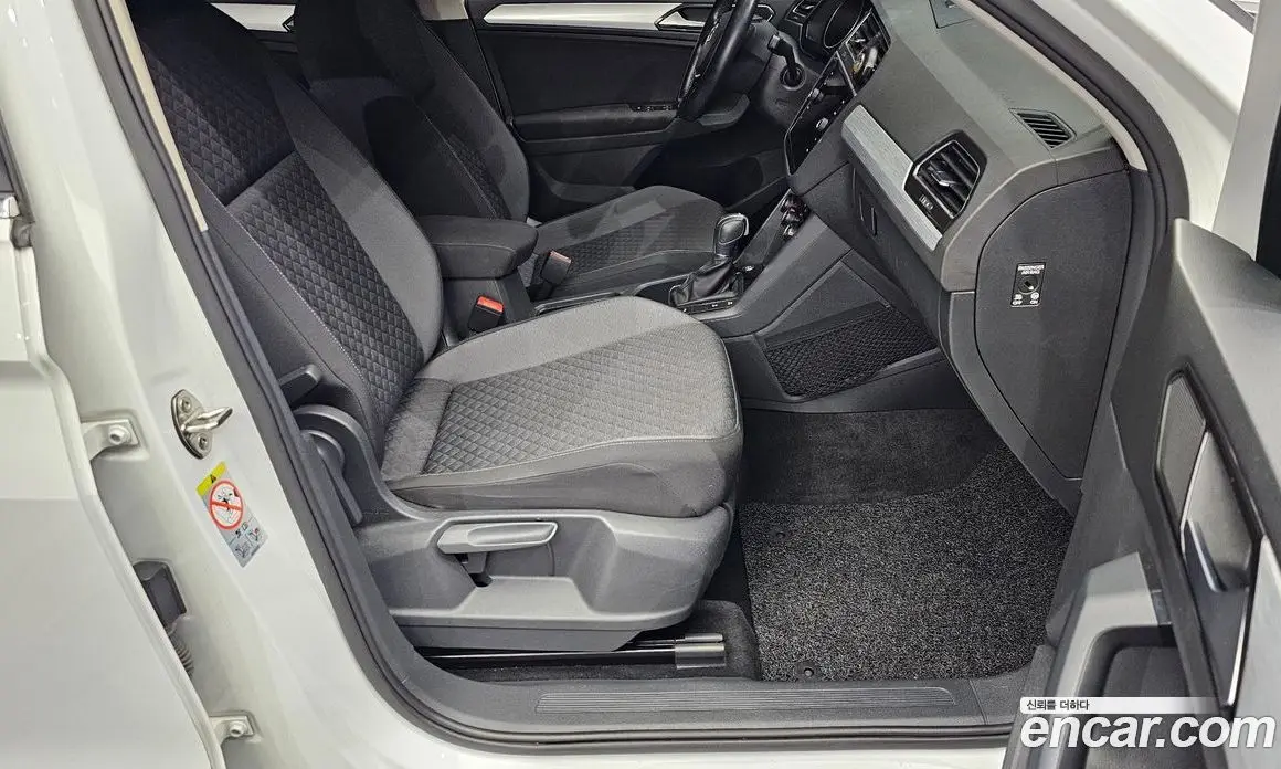 Volkswagen Tiguan 2018 2.0 автомат (гидро), фото 11 Volkswagen Tiguan 2018 2.0 автомат (гидро), фото 11