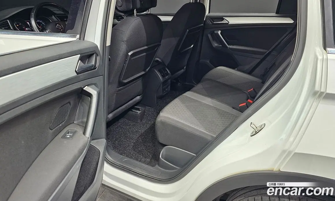 Volkswagen Tiguan 2018 2.0 автомат (гидро), фото 12 Volkswagen Tiguan 2018 2.0 автомат (гидро), фото 12
