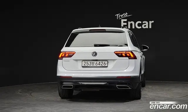 Volkswagen Tiguan 2018 2.0 автомат (гидро), миниатюра 4 Volkswagen Tiguan 2018 2.0 автомат (гидро), миниатюра 4