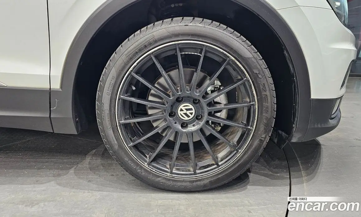 Volkswagen Tiguan 2018 2.0 автомат (гидро), фото 5 Volkswagen Tiguan 2018 2.0 автомат (гидро), фото 5