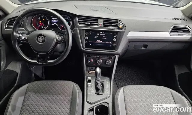 Volkswagen Tiguan 2018 2.0 автомат (гидро), миниатюра 7 Volkswagen Tiguan 2018 2.0 автомат (гидро), миниатюра 7