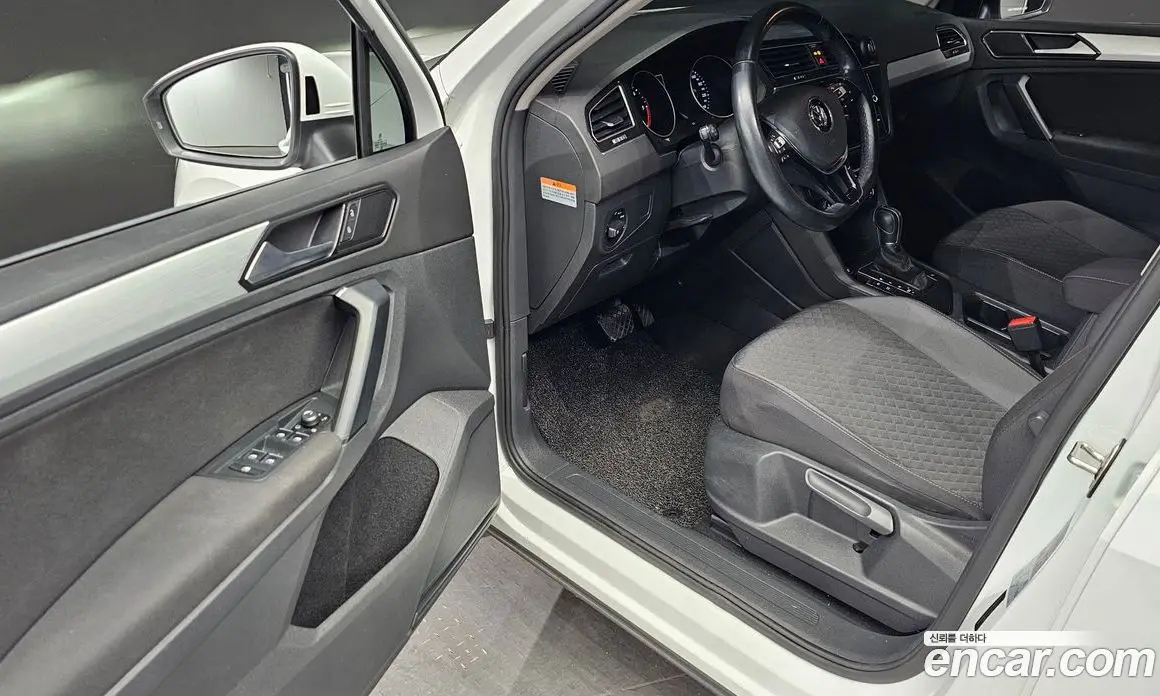 Volkswagen Tiguan 2018 2.0 автомат (гидро), фото 10 Volkswagen Tiguan 2018 2.0 автомат (гидро), фото 10