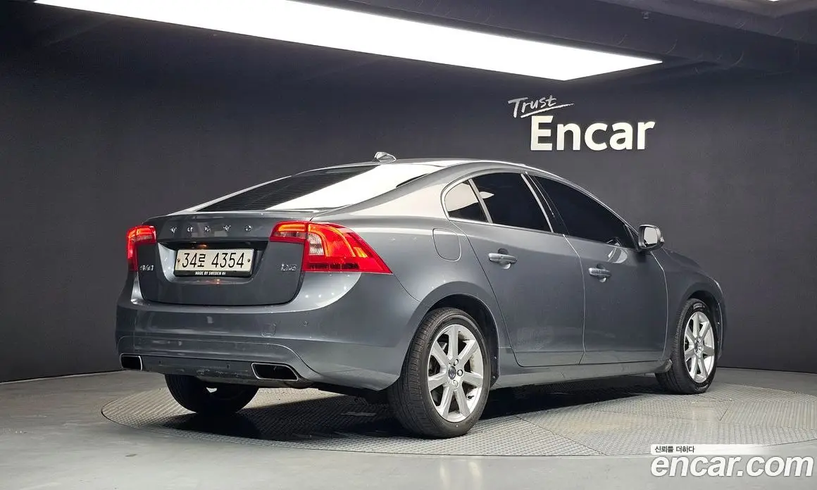 Volvo S60 2018 2.0 автомат (гидро), фото 2 Volvo S60 2018 2.0 автомат (гидро), фото 2