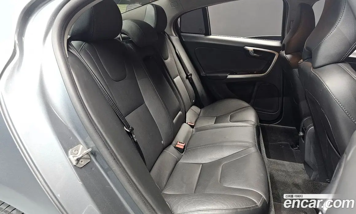 Volvo S60 2018 2.0 автомат (гидро), фото 11 Volvo S60 2018 2.0 автомат (гидро), фото 11