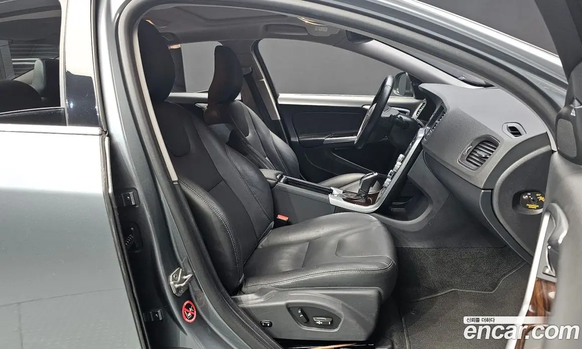 Volvo S60 2018 2.0 автомат (гидро), фото 12 Volvo S60 2018 2.0 автомат (гидро), фото 12