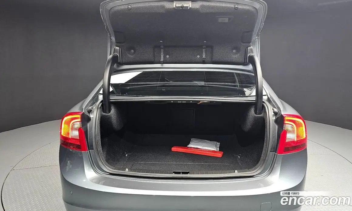 Volvo S60 2018 2.0 автомат (гидро), фото 20 Volvo S60 2018 2.0 автомат (гидро), фото 20
