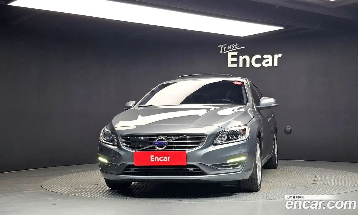 Volvo S60 2018 2.0 автомат (гидро), фото 3 Volvo S60 2018 2.0 автомат (гидро), фото 3