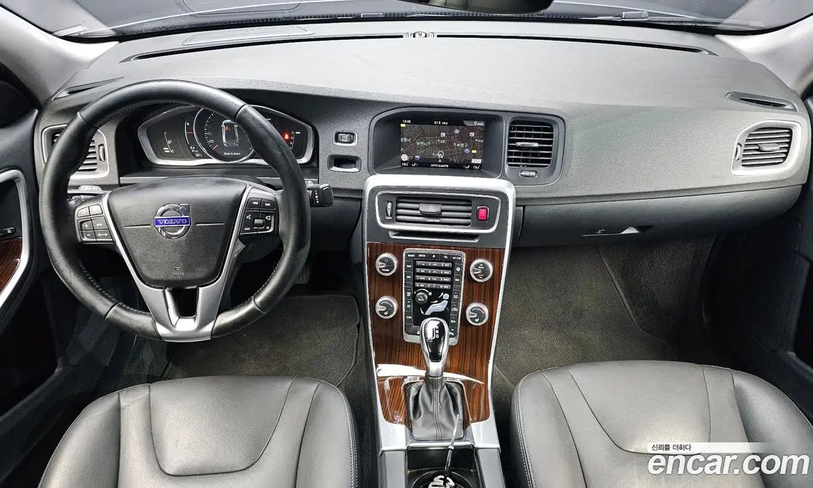 Volvo S60 2018 2.0 автомат (гидро), фото 7 Volvo S60 2018 2.0 автомат (гидро), фото 7