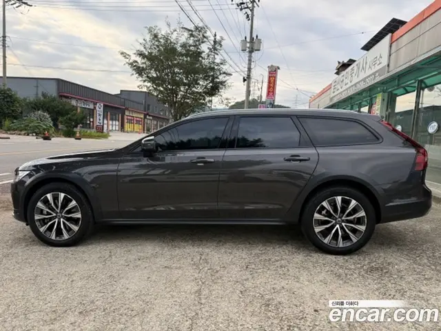 Volvo V90 2025 2.0 автомат (гидро), миниатюра 2