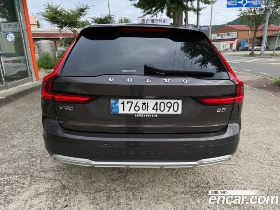 Volvo V90 2025 2.0 автомат (гидро), фото 4