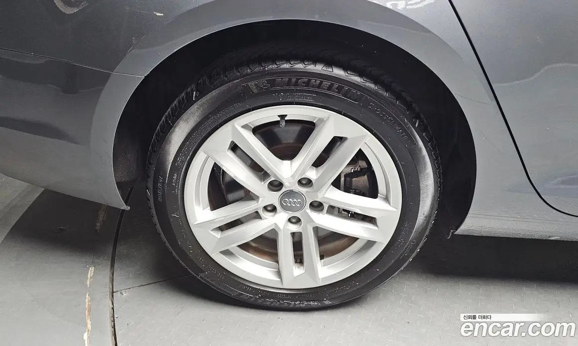 Audi A4 2016 2.0 автомат (гидро), фото 5 Audi A4 2016 2.0 автомат (гидро), фото 5