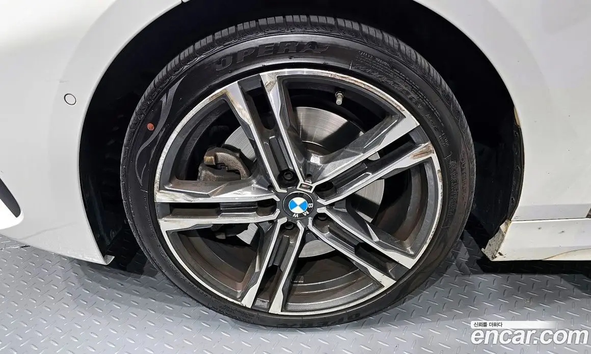 BMW 1 серия 2023 2.0 автомат (гидро), фото 5