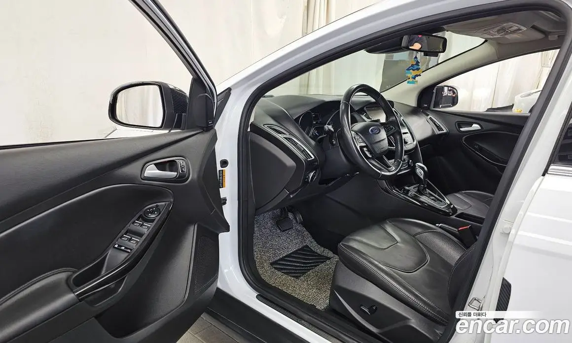 Ford Focus 2016 1.5 автомат (гидро), фото 10