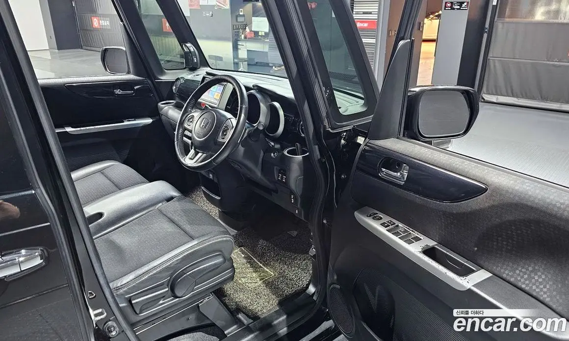 Honda N-BOX 2015 0.7 автомат (гидро), фото 11 Honda N-BOX 2015 0.7 автомат (гидро), фото 11