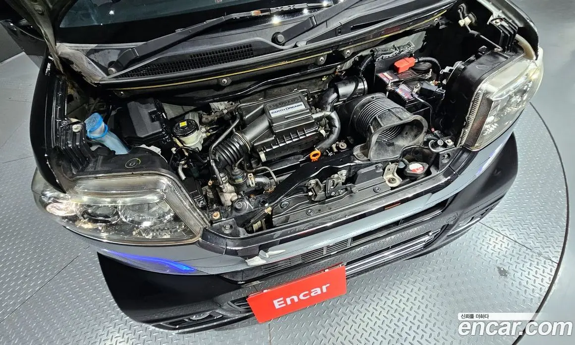 Honda N-BOX 2015 0.7 автомат (гидро), фото 6 Honda N-BOX 2015 0.7 автомат (гидро), фото 6