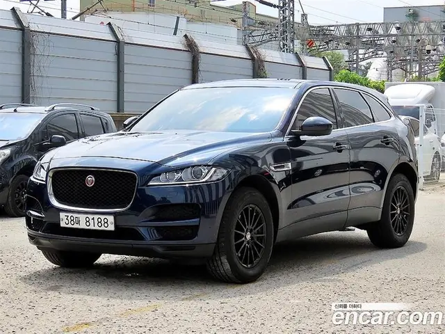Jaguar F-Pace 2018 2.0 автомат (гидро), миниатюра 2 Jaguar F-Pace 2018 2.0 автомат (гидро), миниатюра 2