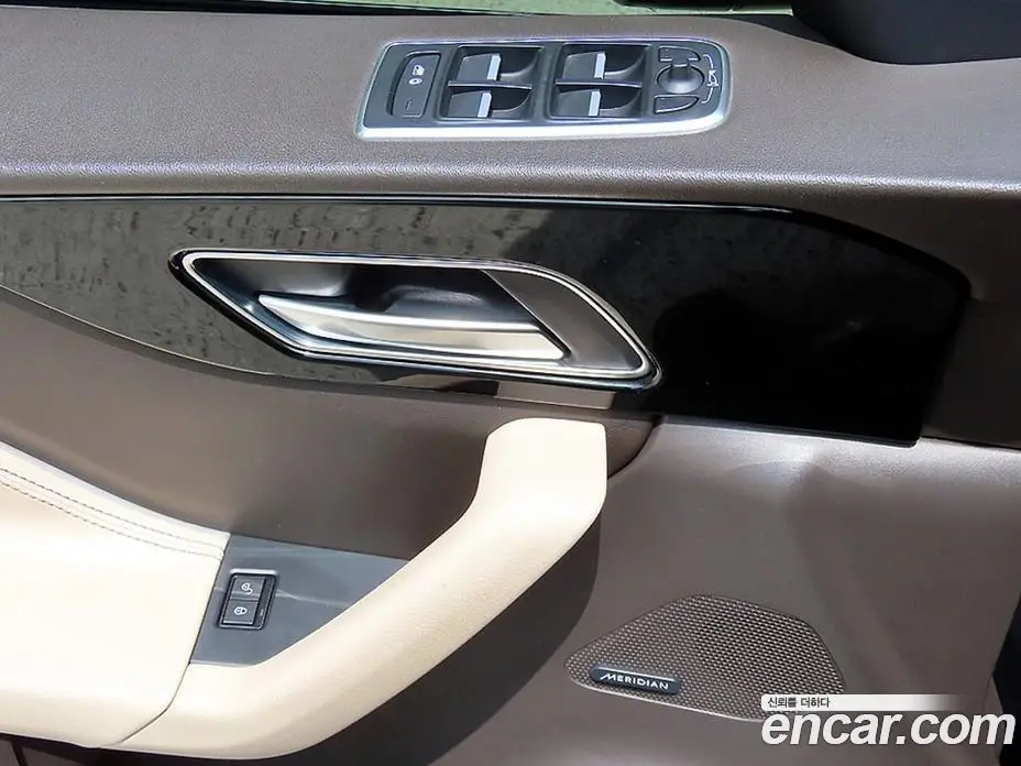 Jaguar F-Pace 2018 2.0 автомат (гидро), фото 11 Jaguar F-Pace 2018 2.0 автомат (гидро), фото 11