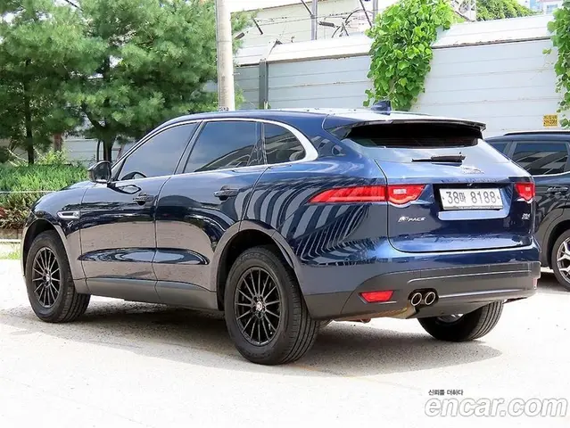 Jaguar F-Pace 2018 2.0 автомат (гидро), миниатюра 3 Jaguar F-Pace 2018 2.0 автомат (гидро), миниатюра 3