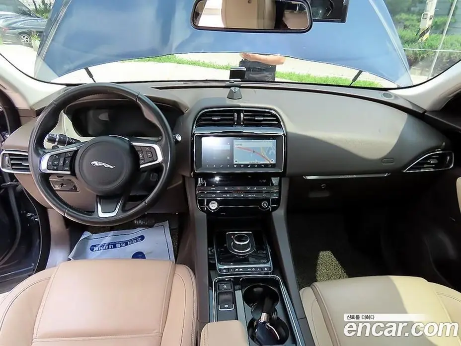 Jaguar F-Pace 2018 2.0 автомат (гидро), фото 7 Jaguar F-Pace 2018 2.0 автомат (гидро), фото 7