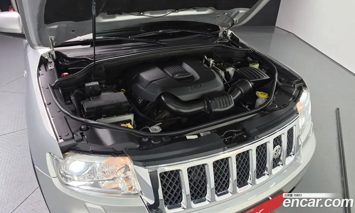 Jeep Cherokee 2011 3.6 автомат (гидро), фото 6