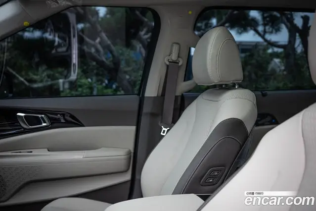 Kia Carnival 2025 1.6 автомат (гидро), миниатюра 8