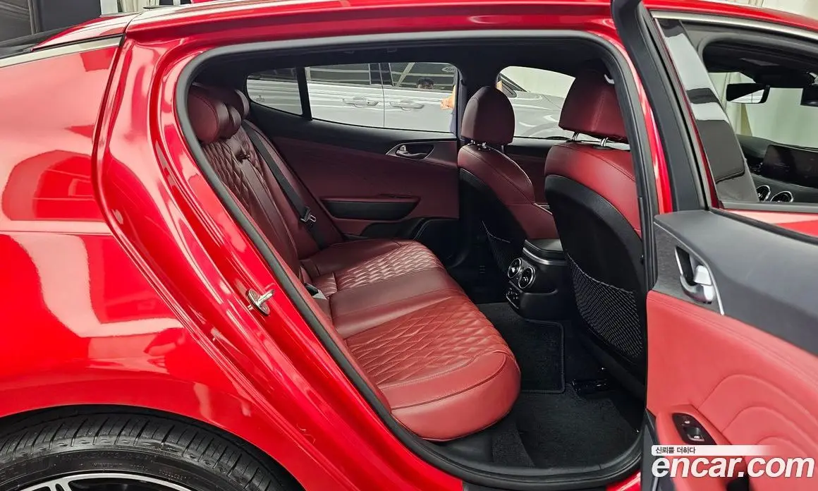 Kia Stinger 2021 3.3 автомат (гидро), фото 12