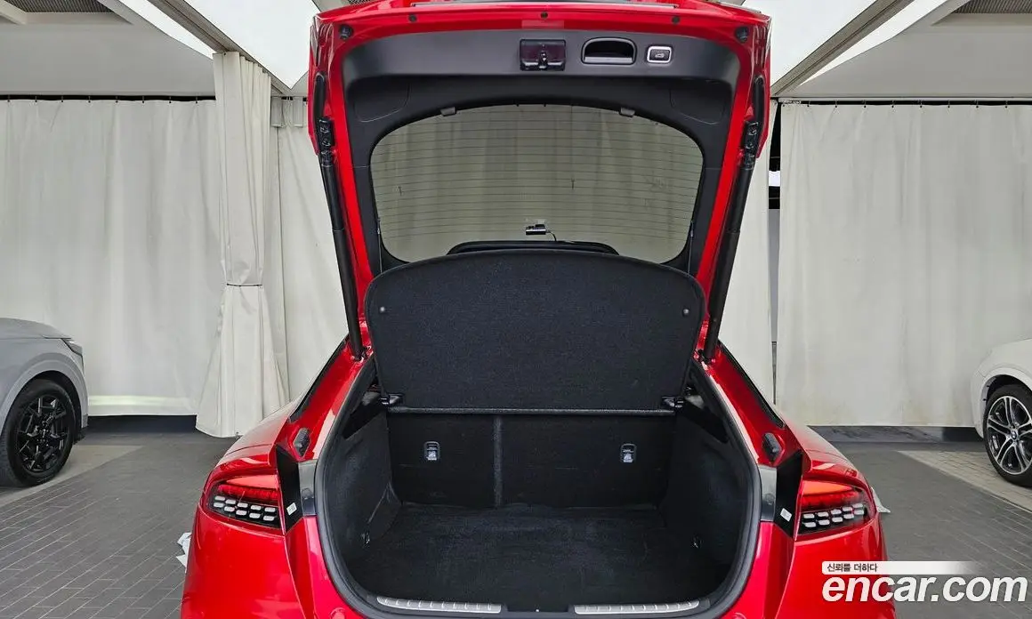 Kia Stinger 2021 3.3 автомат (гидро), фото 20