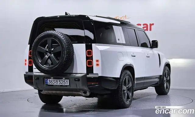 Land Rover Defender 2024 3.0 автомат (гидро), миниатюра 2
