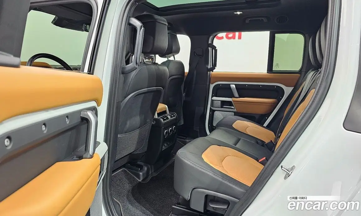 Land Rover Defender 2024 3.0 автомат (гидро), фото 17