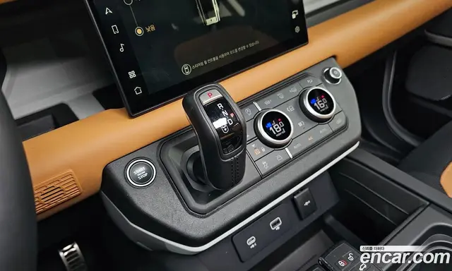 Land Rover Defender 2024 3.0 автомат (гидро), миниатюра 9